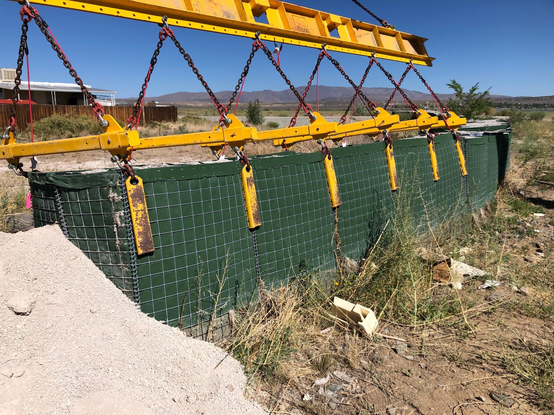 How to remove HESCO Barriers with a lifting beam