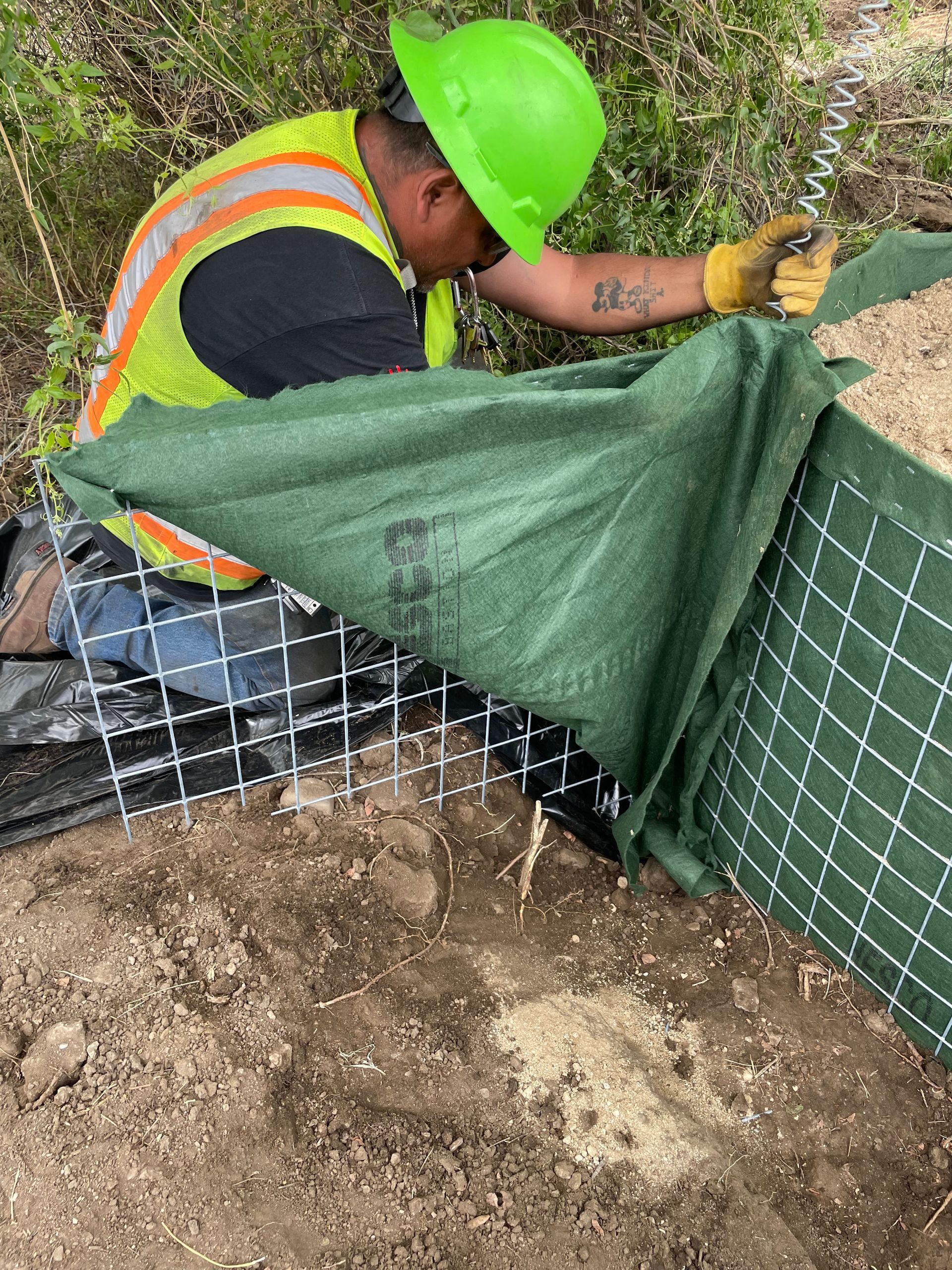 How to modify a HESCO Flood Barrier to protect a building from flooding in New Mexico