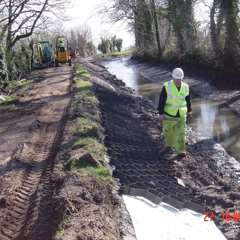 How to stop erosion or prevent riverbank erosion using a geo grid erosion control system for ground stabilization