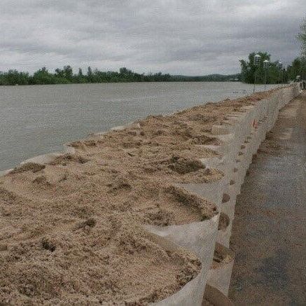 Flood wall 