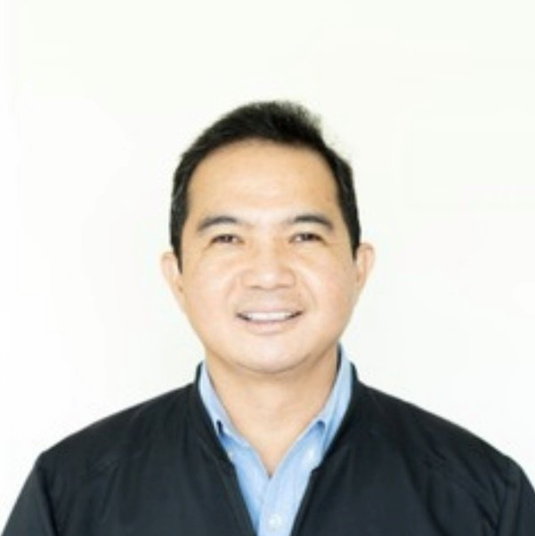 Dr Gregorio Aquino headshot of A's Progressive Dental