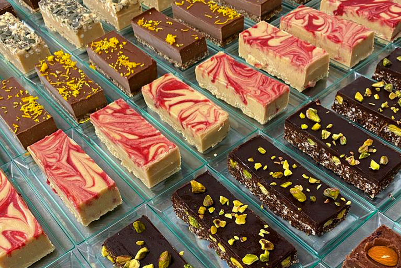 Naked Deil, cake selection