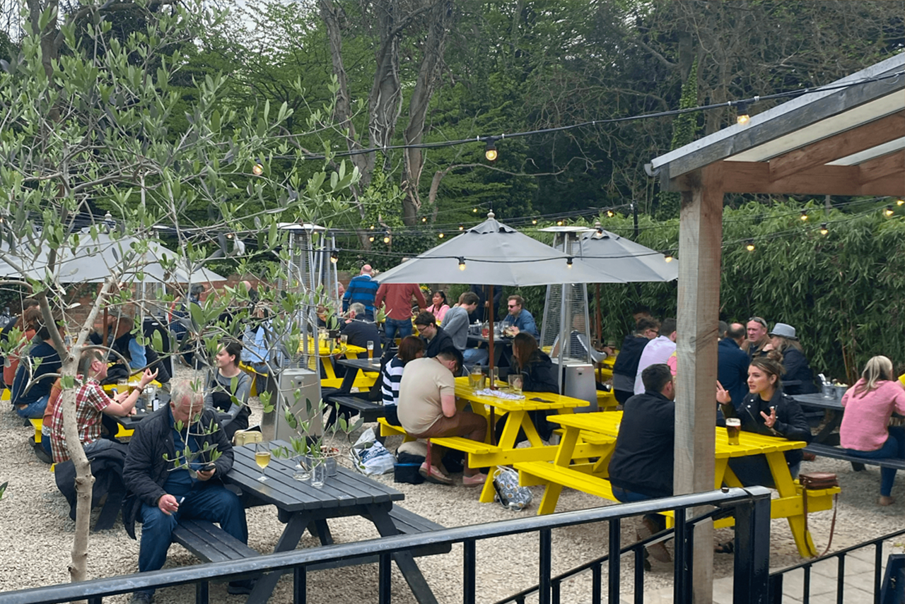 Sandford Park Alehouse, beer garden