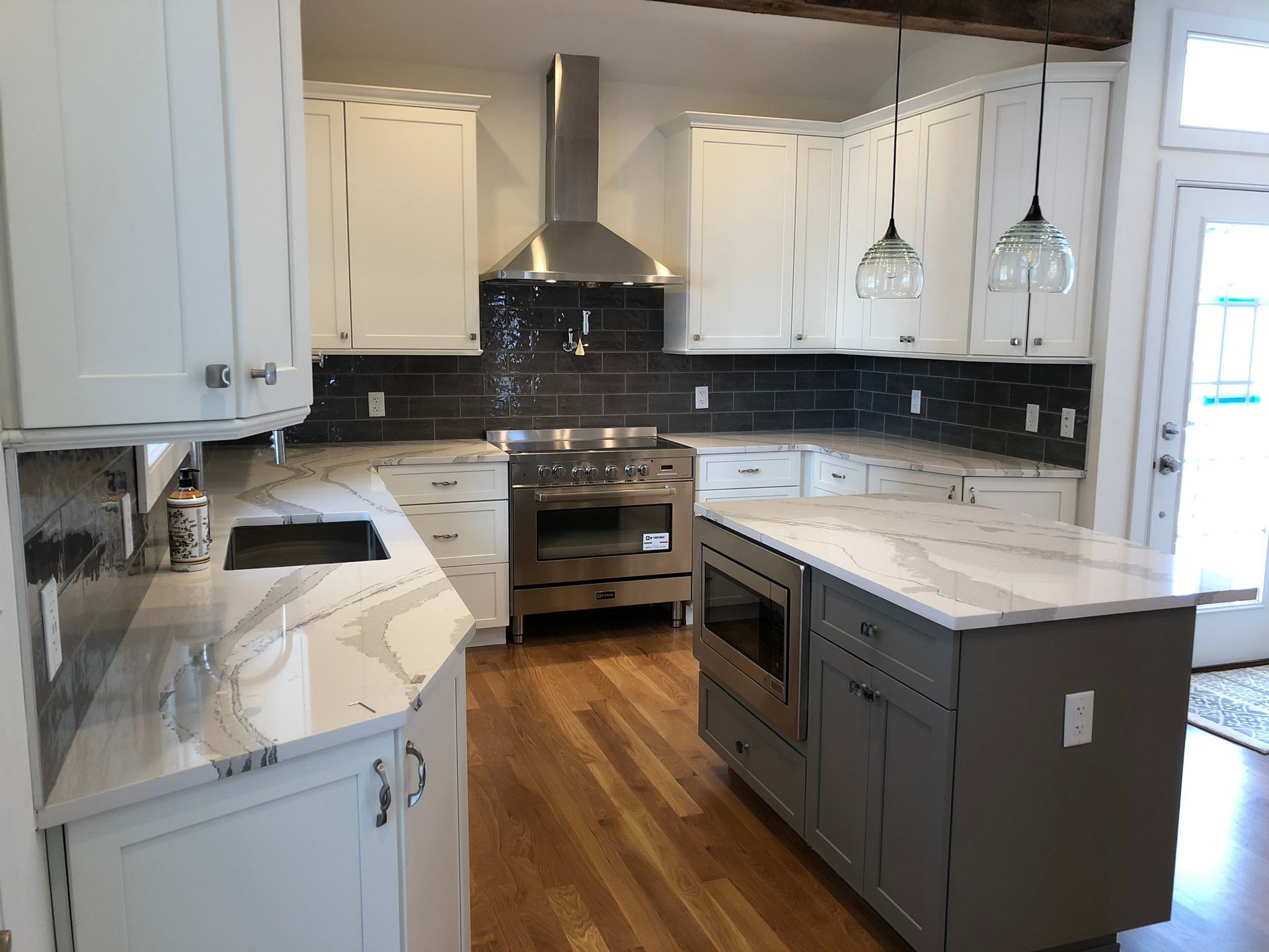 A & E Cabinets kitchen