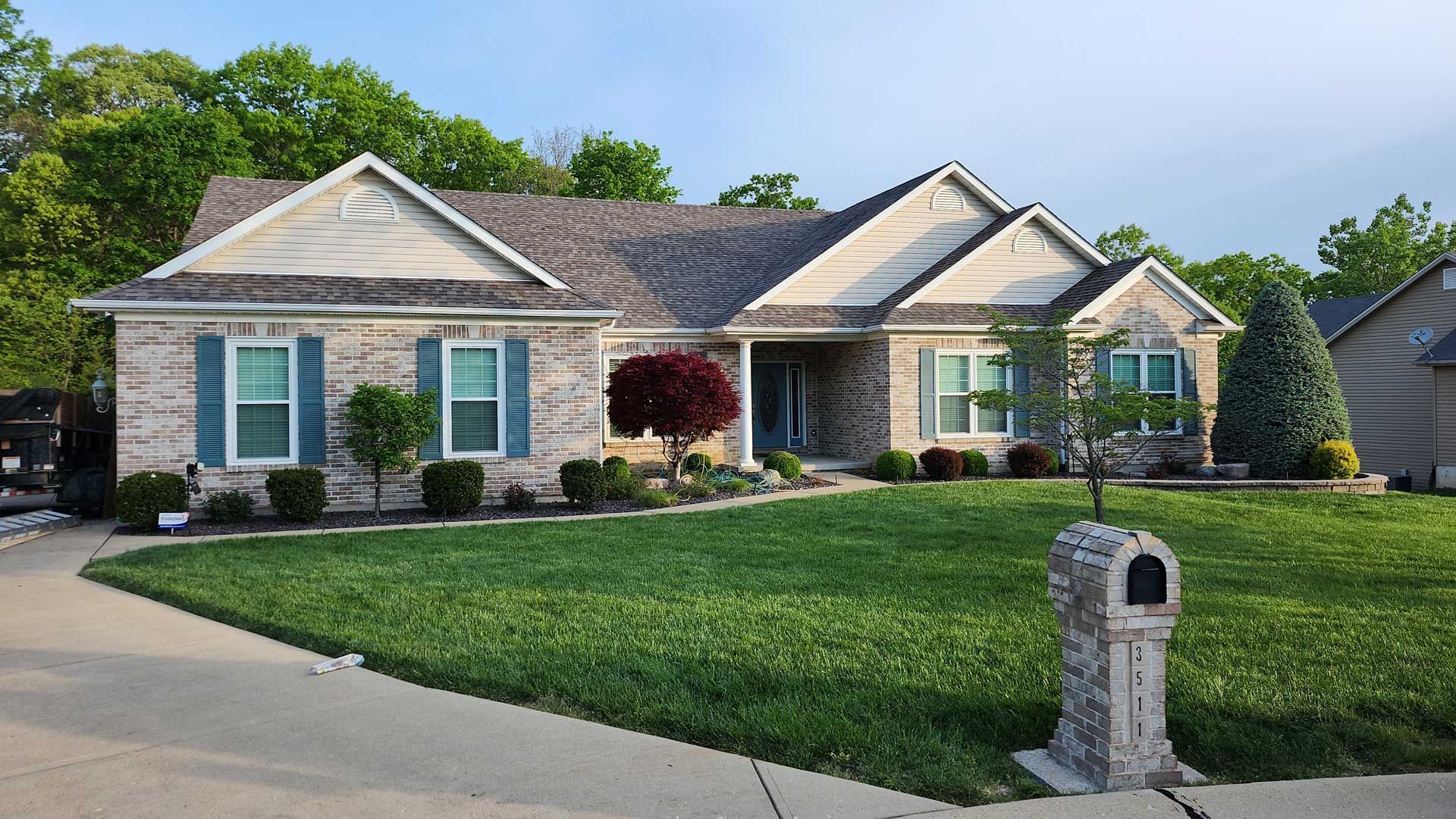 asphalt shingle roof