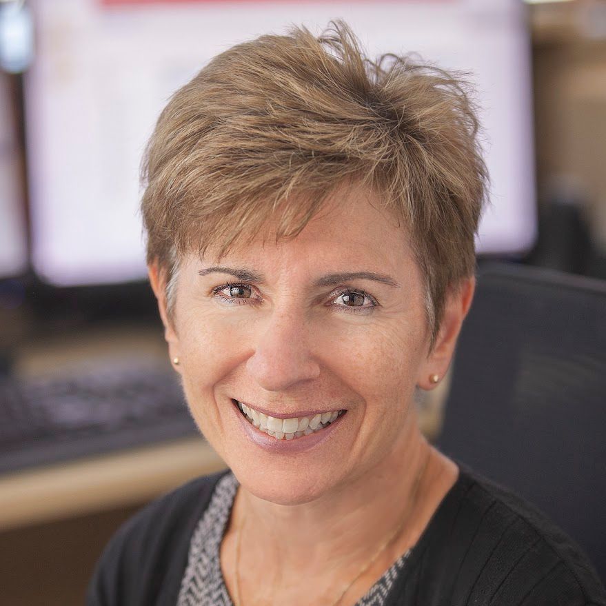 Juli Thompson - Customer Service Agent