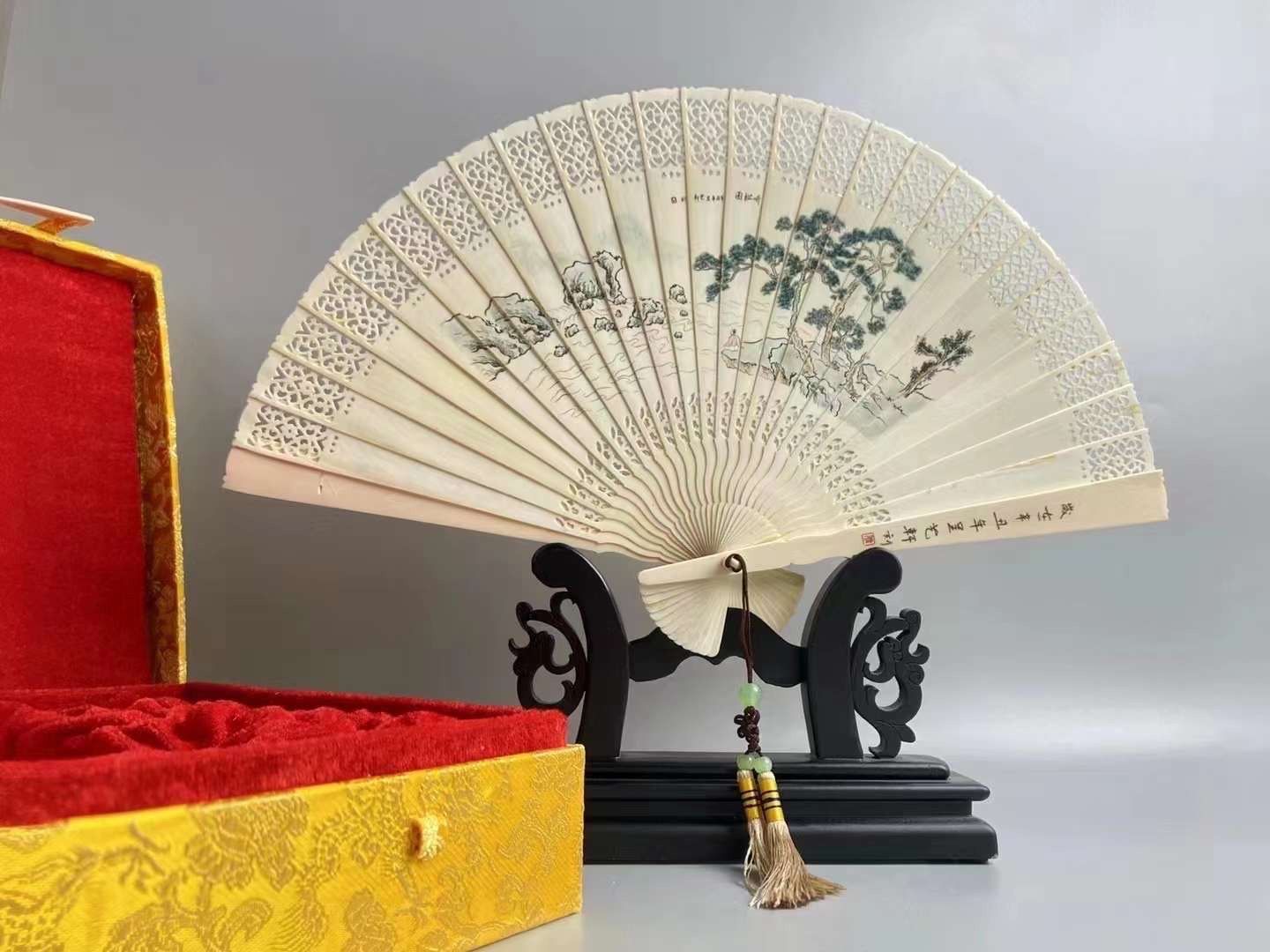 聽松圖·賞擺