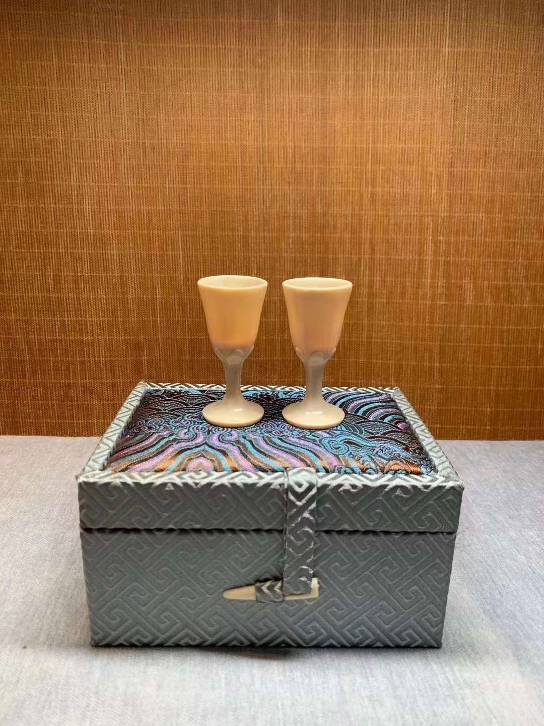 《白酒杯》