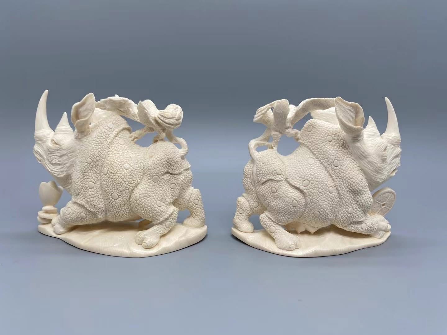 【心有靈犀】成對象牙雕刻犀牛