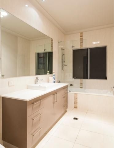 bathroom-window-for-air-circulation