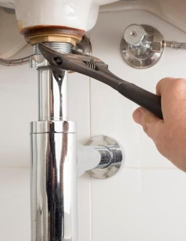 checking-bathroom-leakages