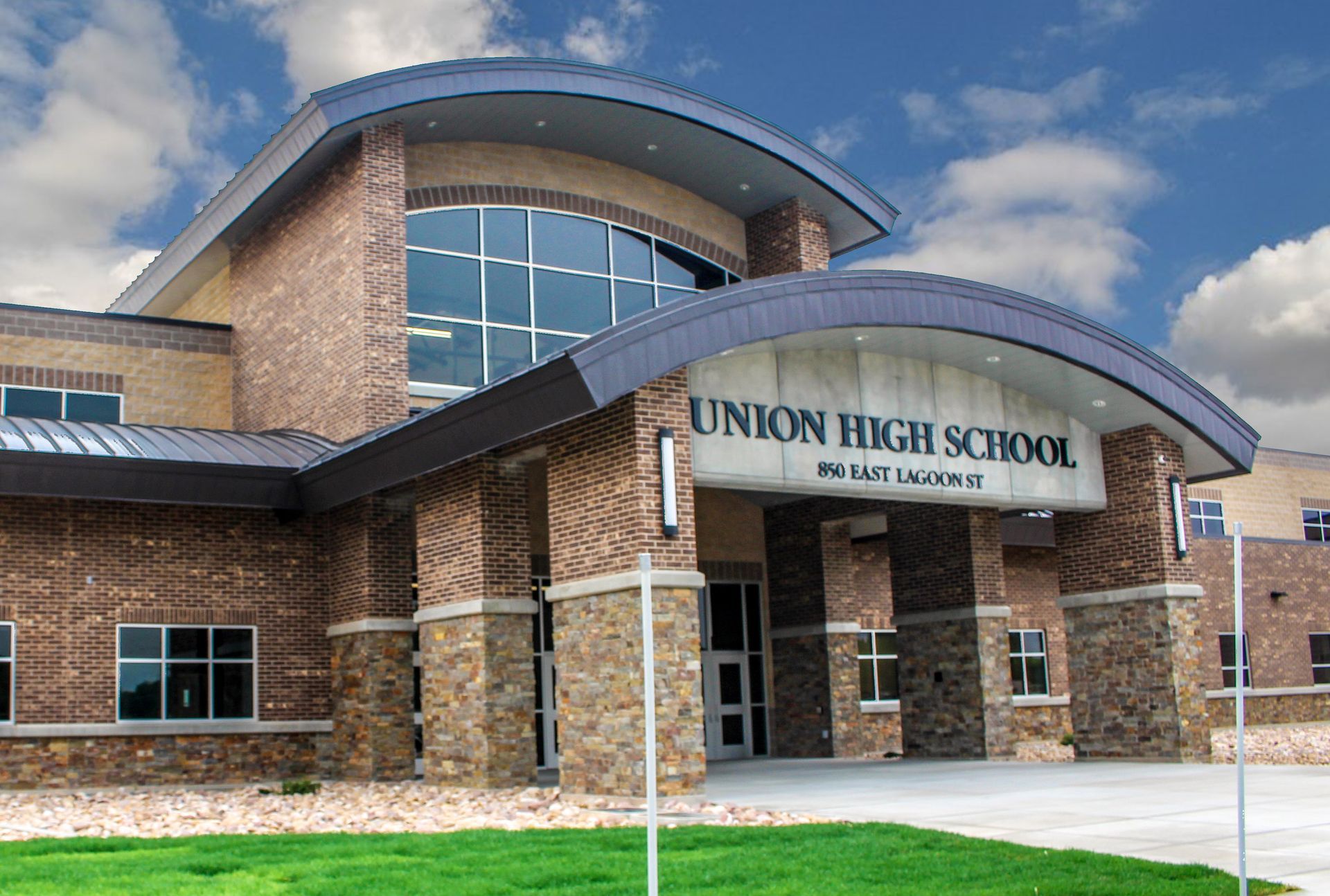 entrance to union high school in vancouver, wa on the border of camas, wa	