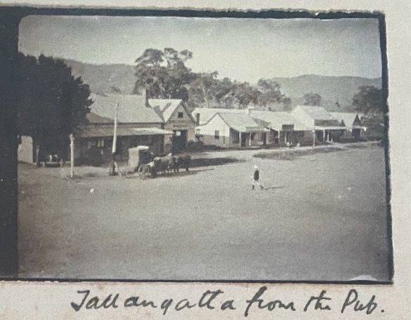 Photograph from Banjo Paterson’s album, (Source: NLA MS10483 The Papers of Andrew Barton ‘Banjo’ Paterson, 10/30/38) Photograph from Banjo Paterson’s album, (Source: NLA MS10483 The Papers of Andrew Barton ‘Banjo’ Paterson, 10/30/38)