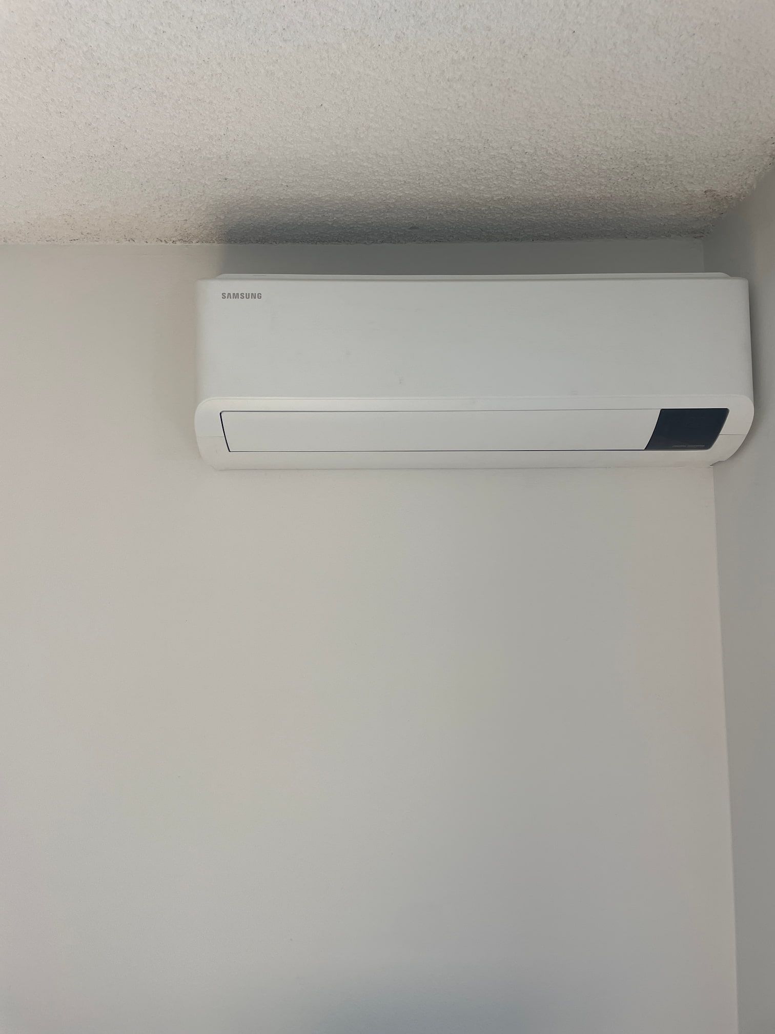 Air conditioner - Electrician Burleigh Heads