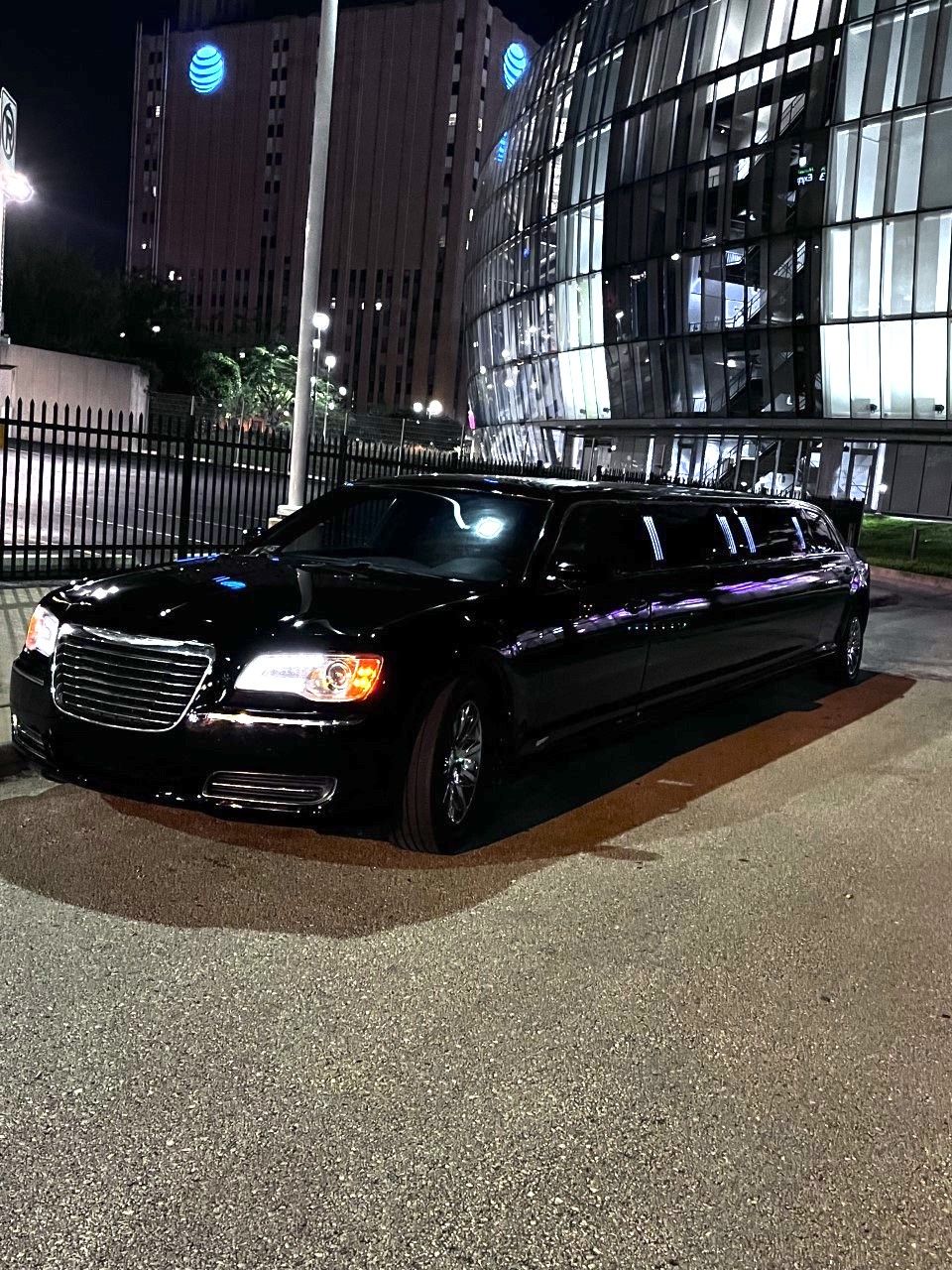 Chrysler 300 Limousine Rental Service Kansas City and Overland Park