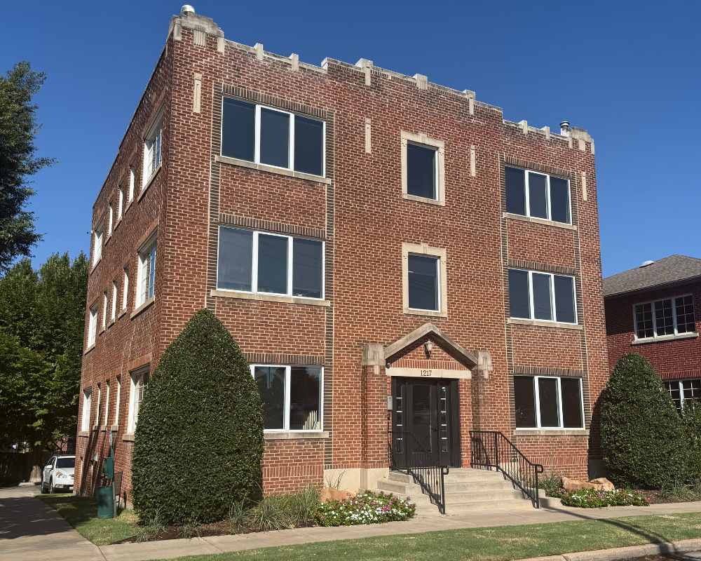 1217 N Francis