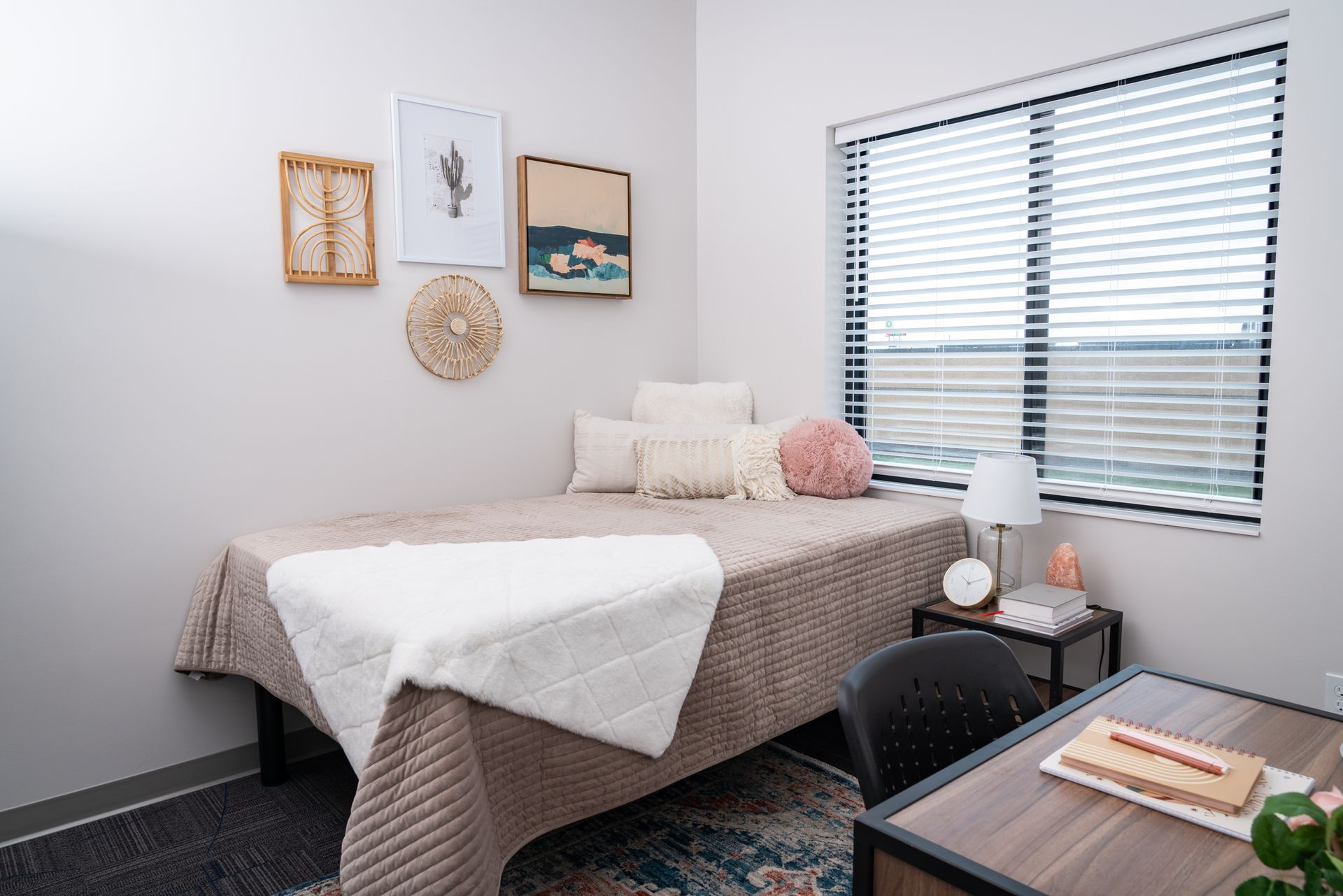 Home College Suites Peosta, IA