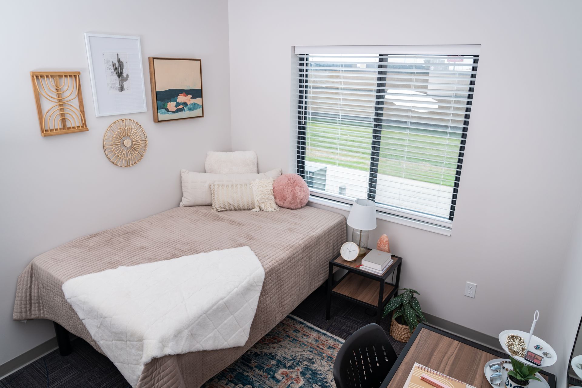 Home College Suites Peosta, IA