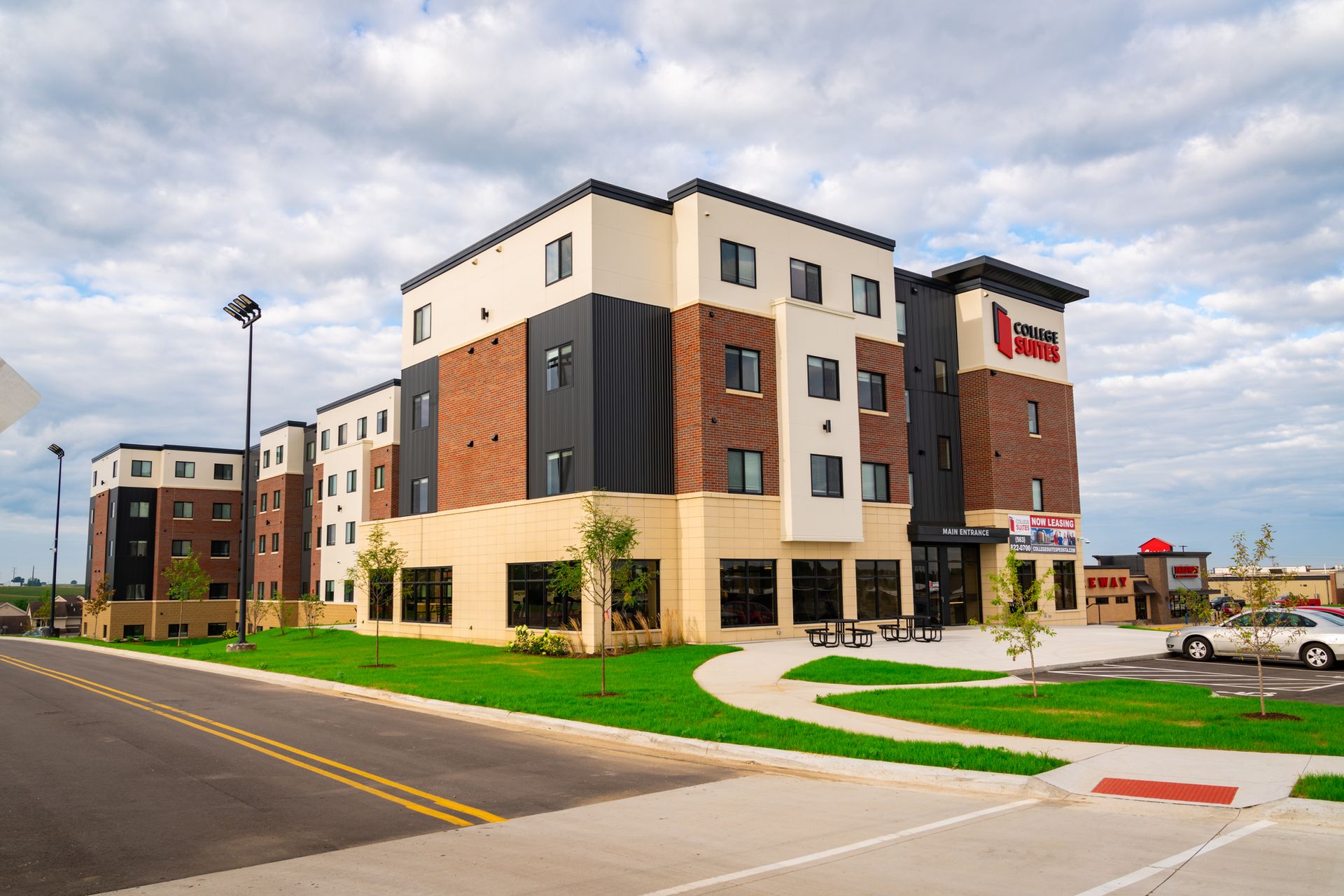 Home College Suites Peosta, IA