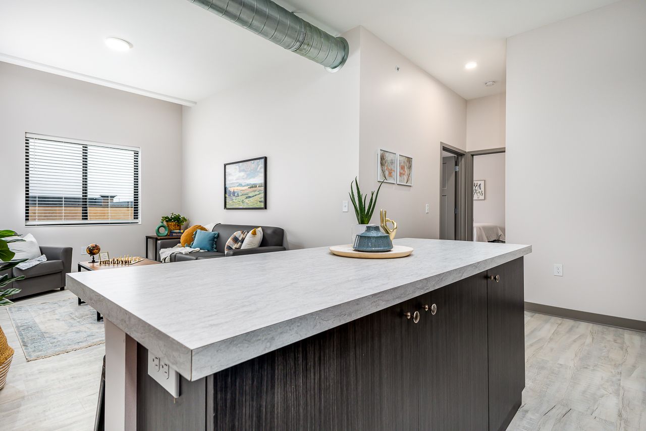 Home College Suites Peosta, IA