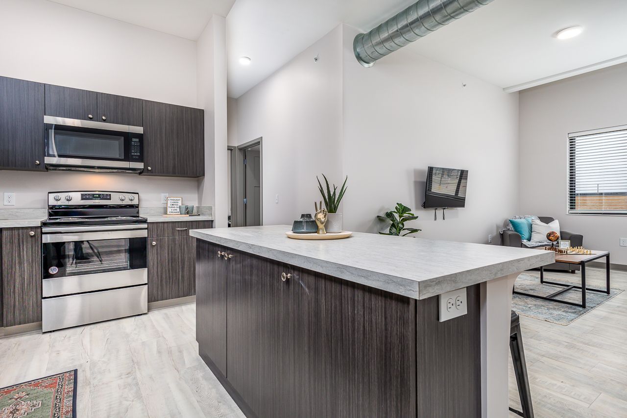 Home College Suites Peosta, IA