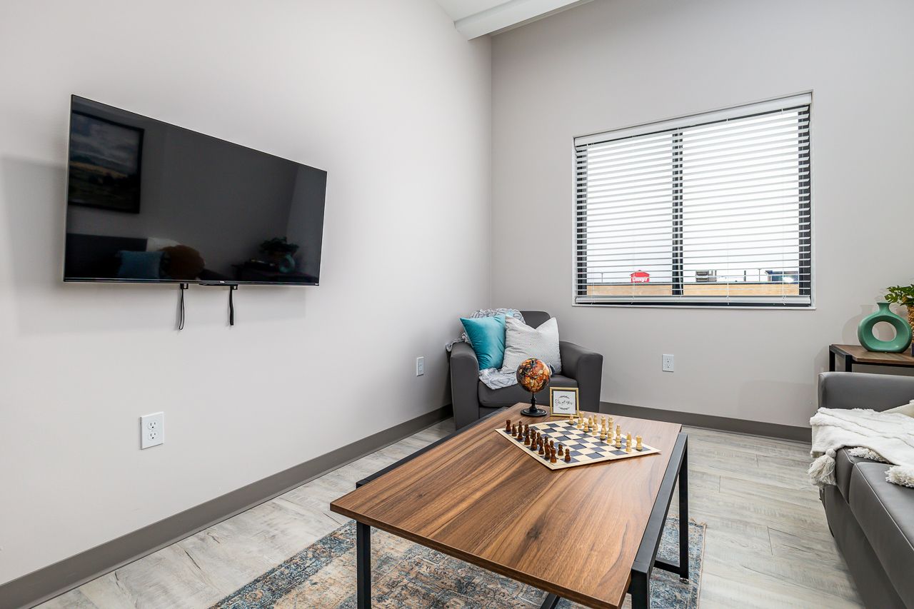 Home College Suites Peosta, IA