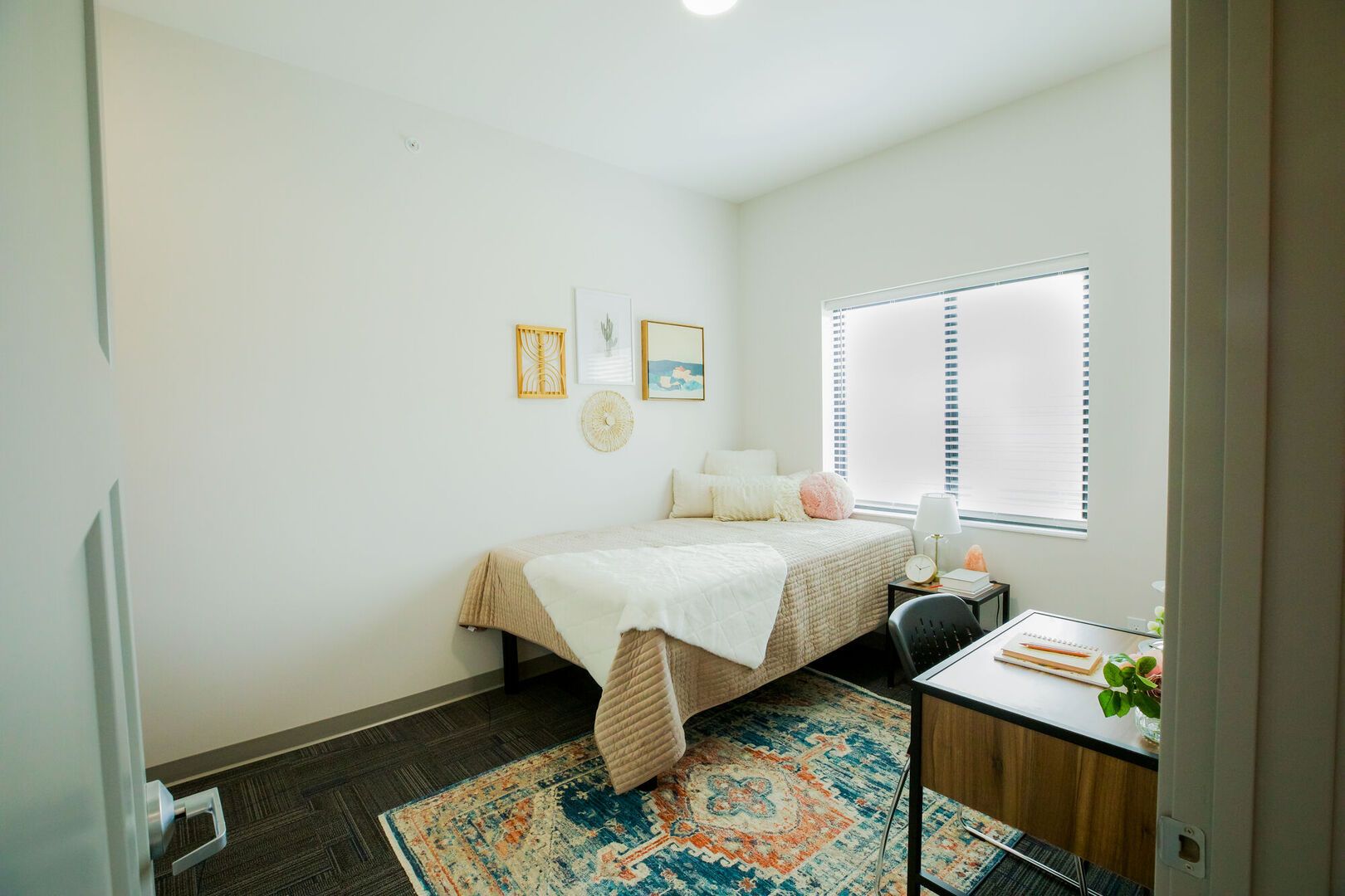 Home College Suites Peosta, IA