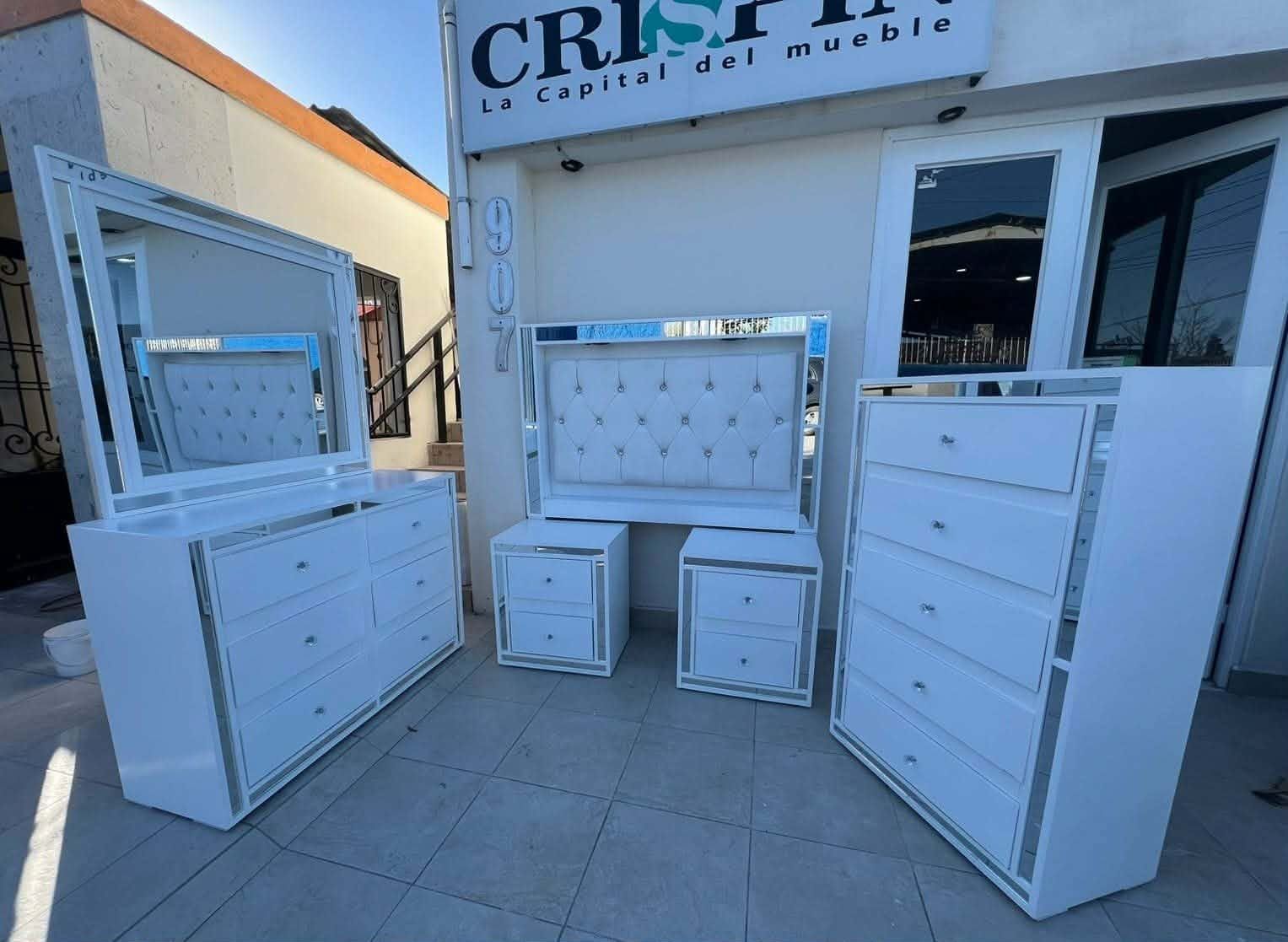 CRISPIN MUEBLES