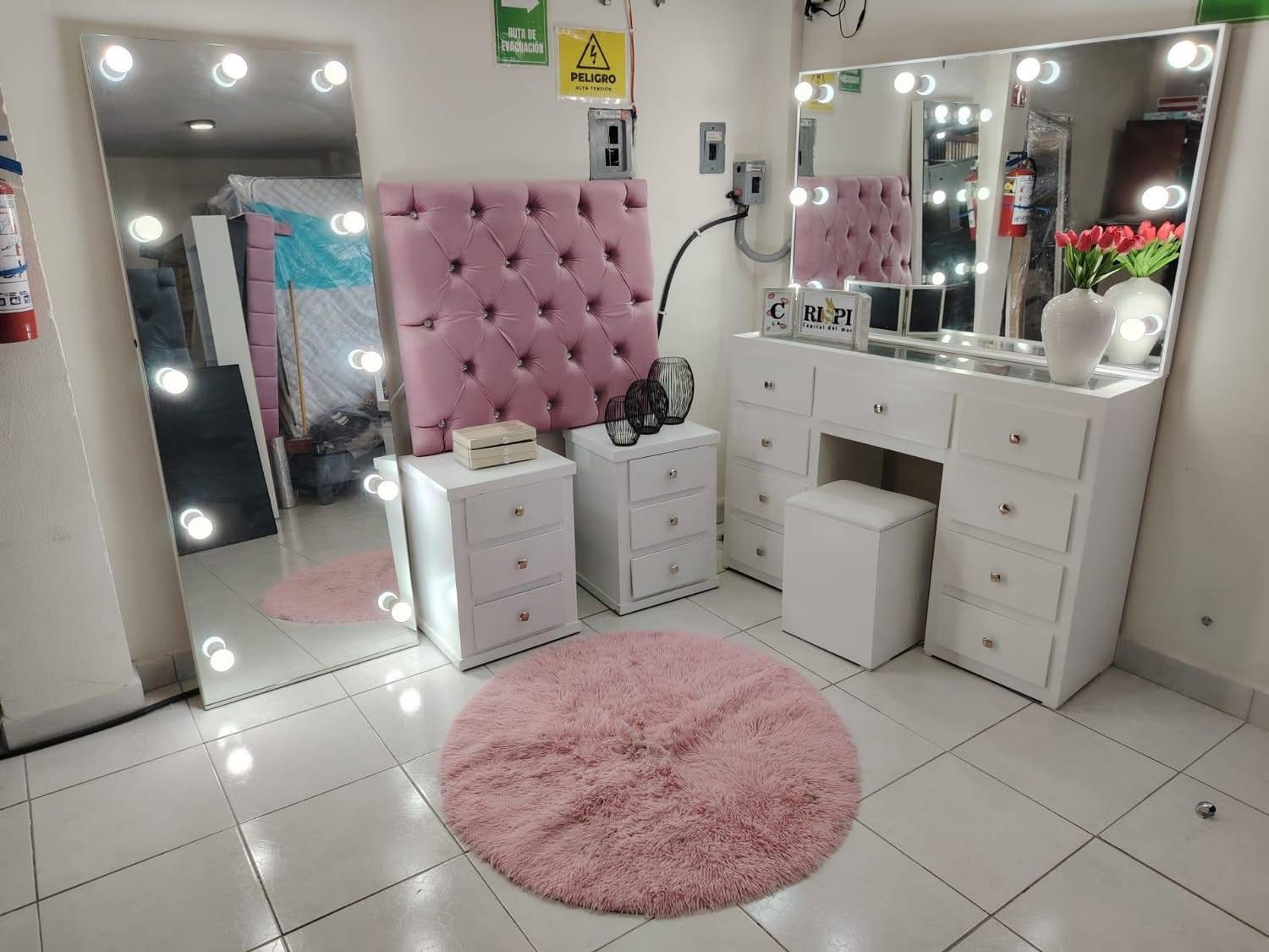 CRISPIN MUEBLES