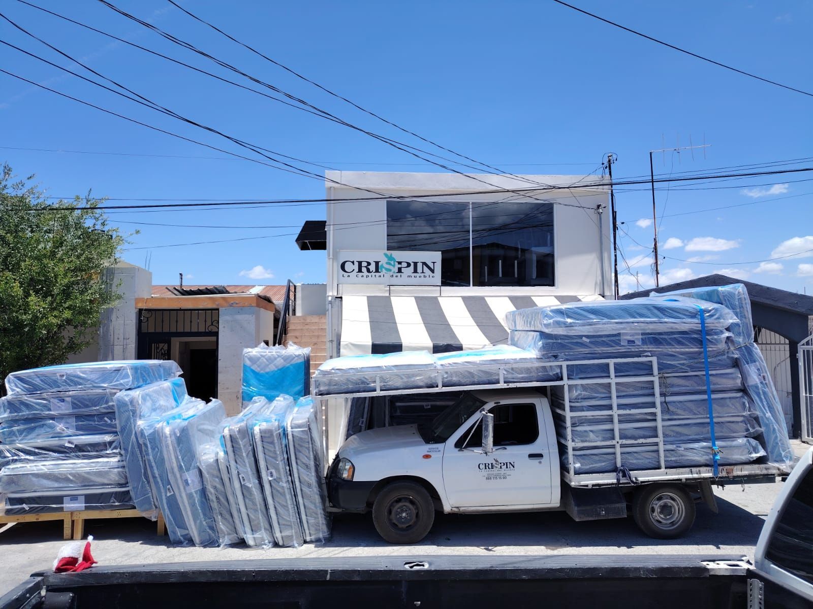 CRISPIN MUEBLES