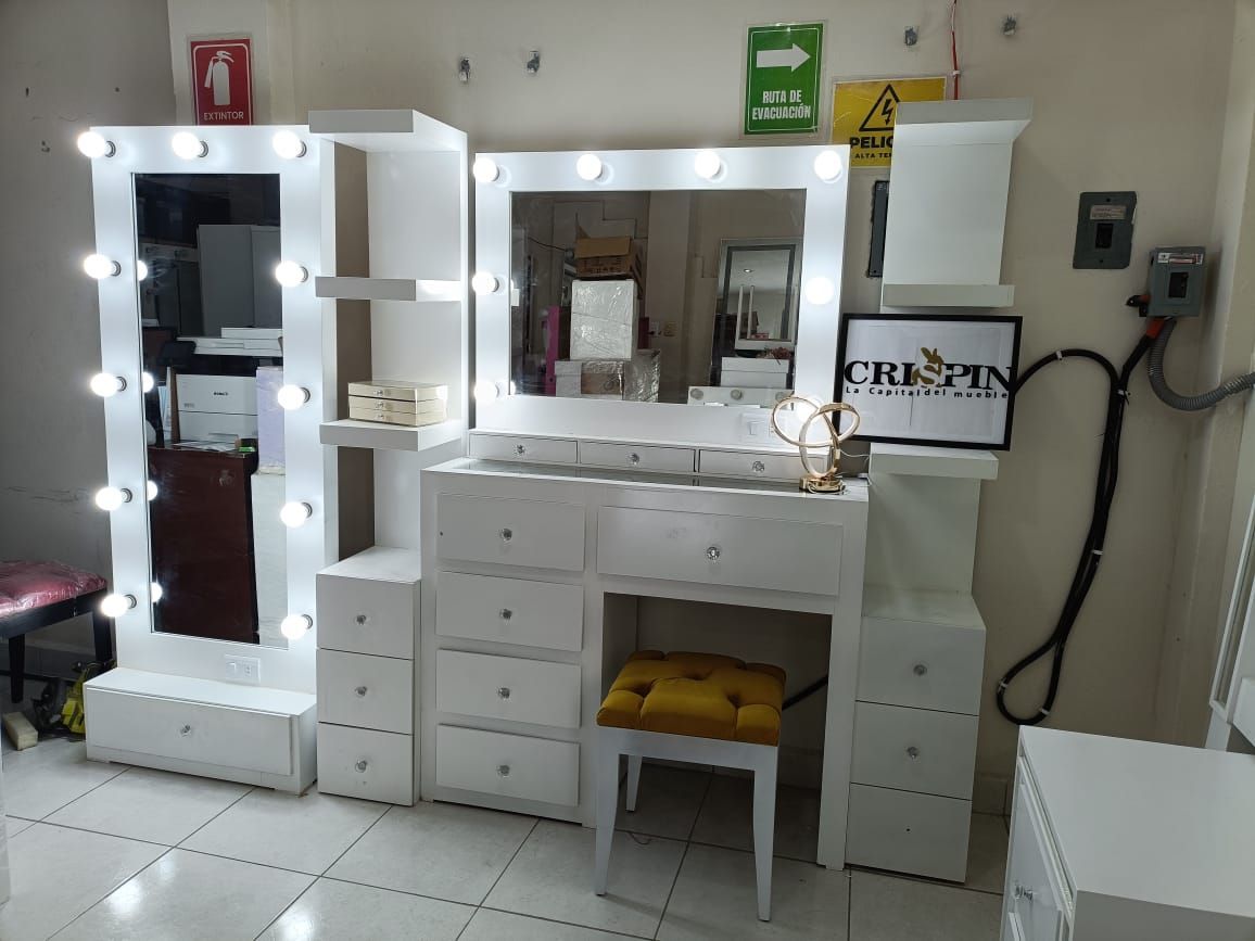 CRISPIN MUEBLES