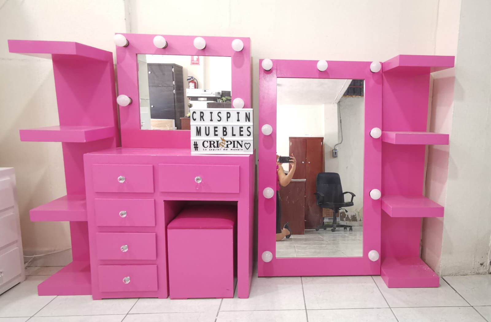 CRISPIN MUEBLES