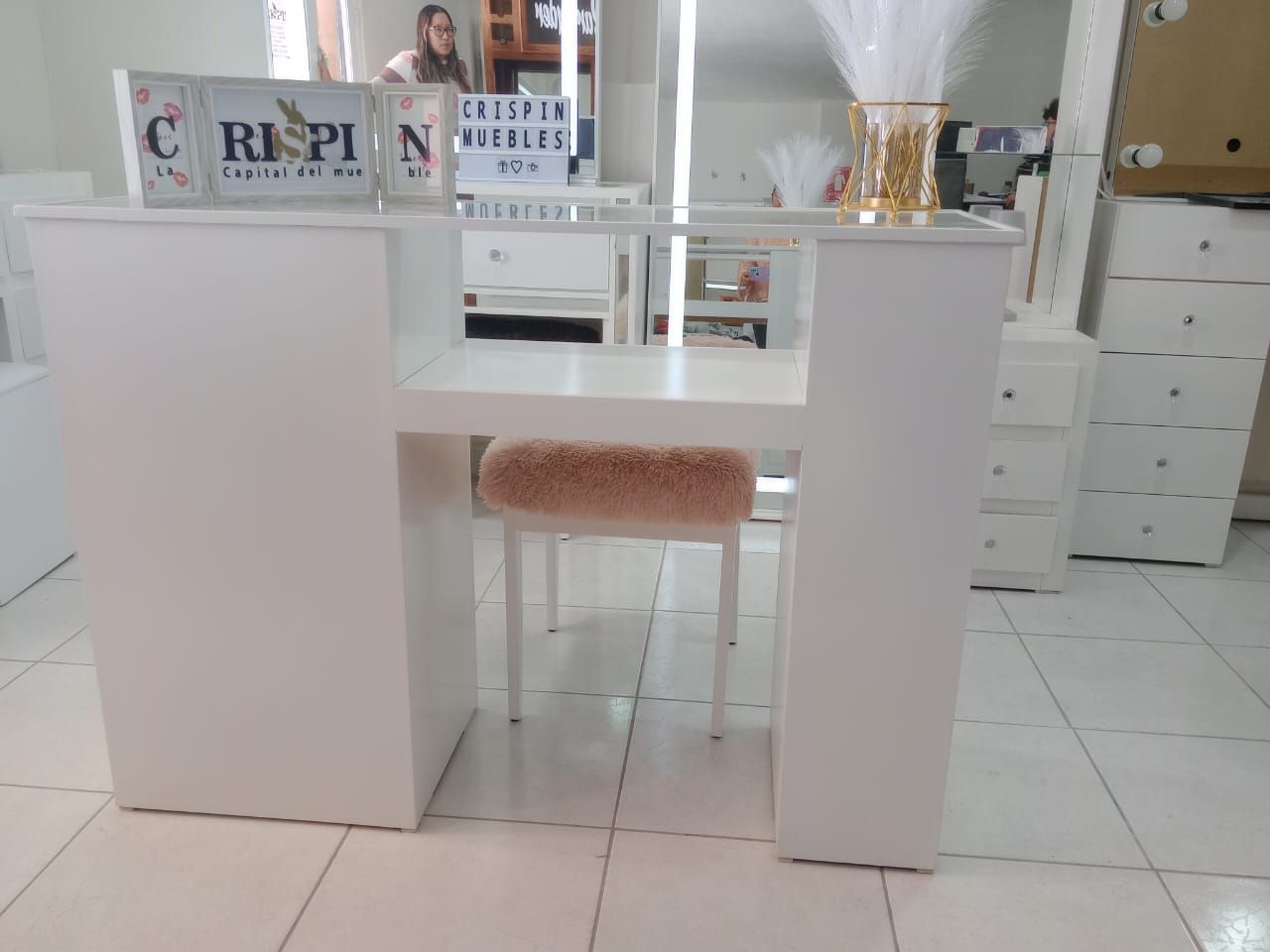 CRISPIN MUEBLES