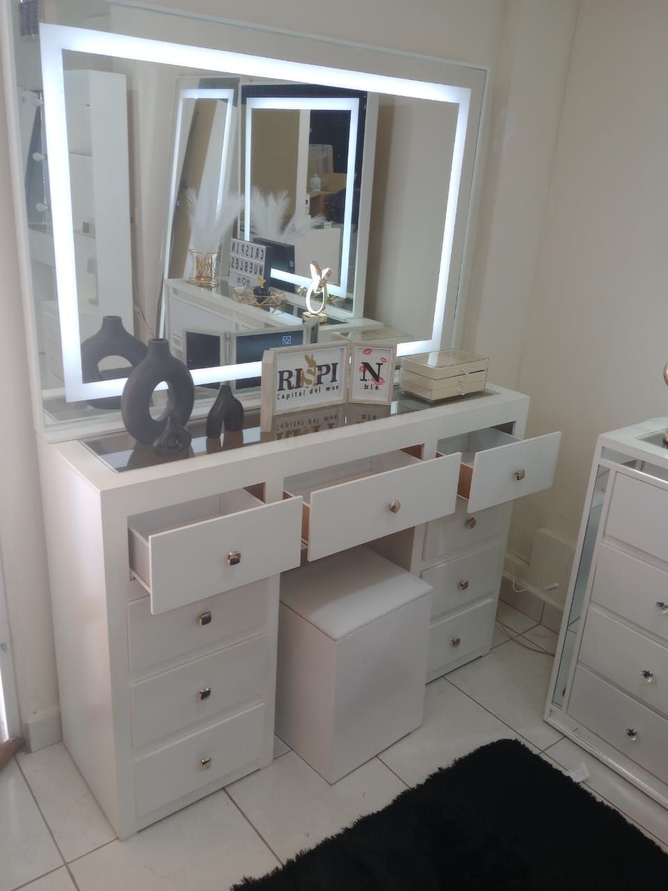 CRISPIN MUEBLES