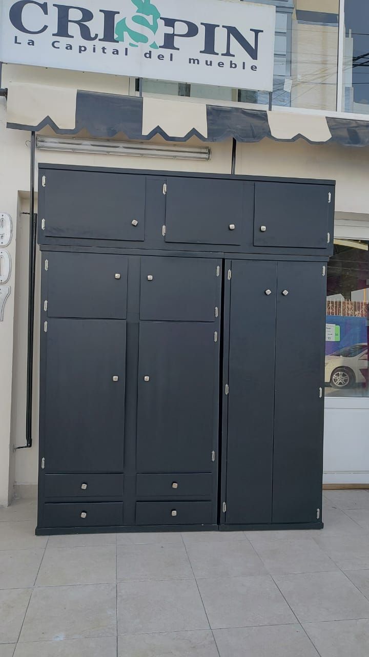 CRISPIN MUEBLES