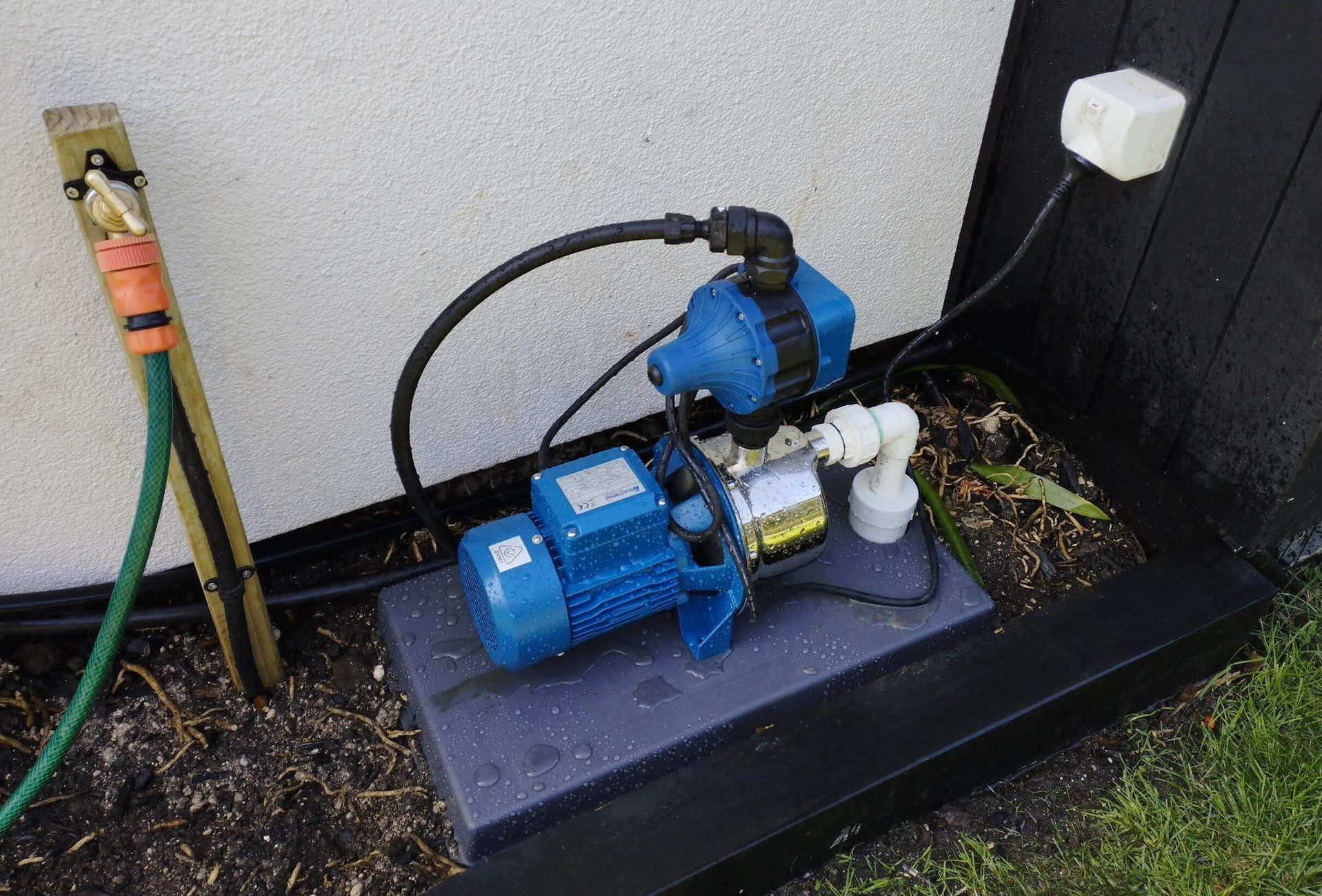 BOP water bore installed with charcoal cover and jet pump