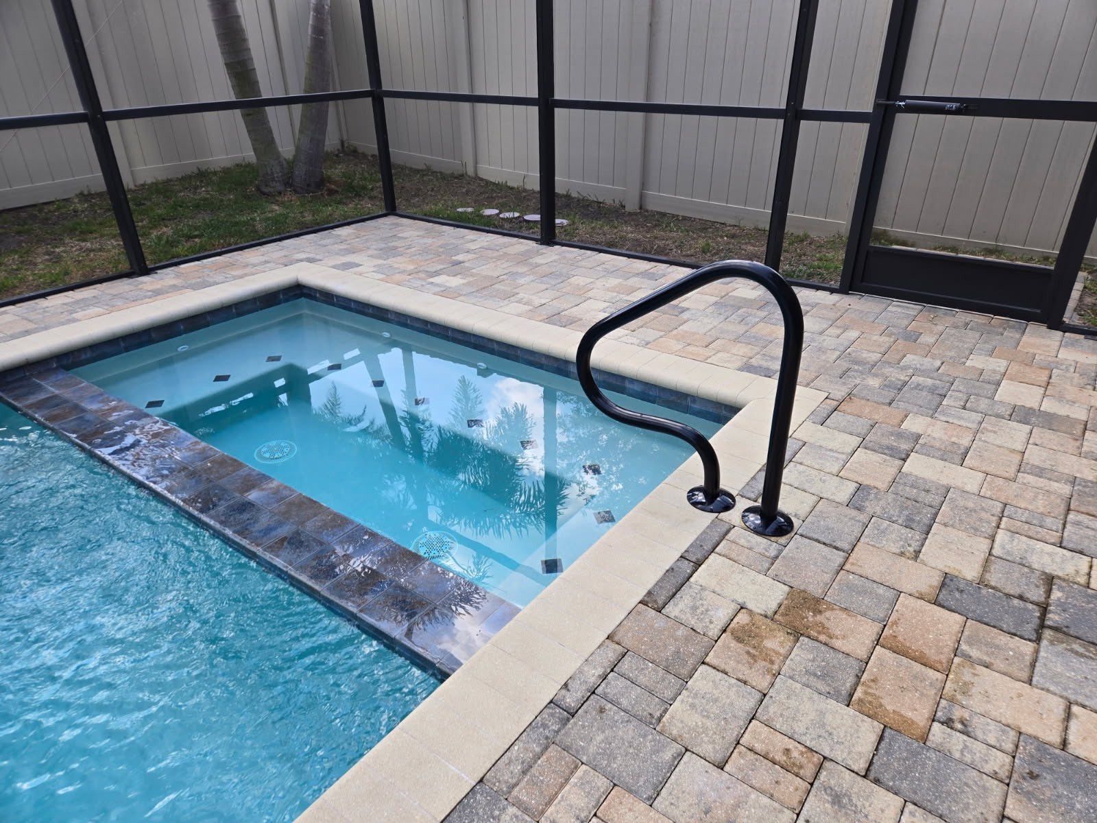 Pool Railing Spa Spa & Hot Tub Handrail Installations | St. Petersburg, FL | Pro Fab