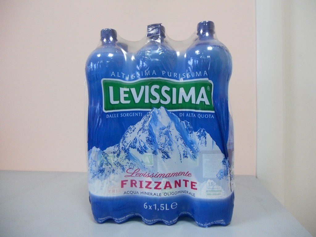 Bottiglie d'acqua Levissima