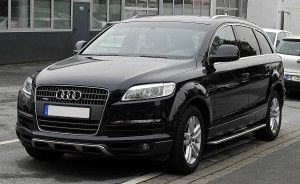 Black Audi Q7