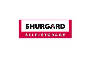 Het logo van Shurgard Self-Storage in witte tekst op een rode rechthoekige achtergrond.