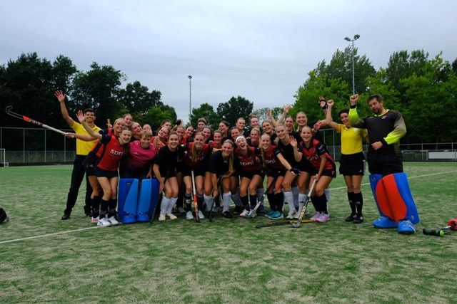 Dames 1 teamfoto