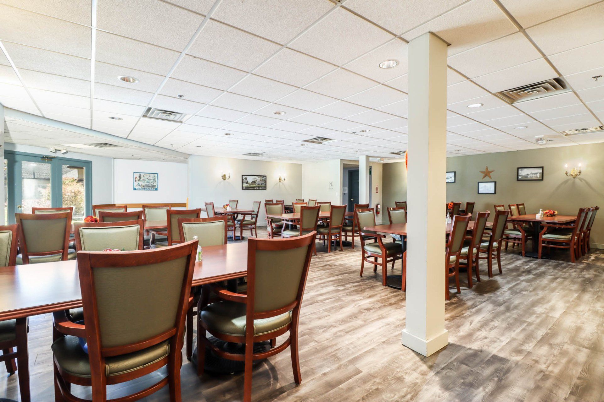 Room With Many Table – New Milford, CT – Chestnut Grove