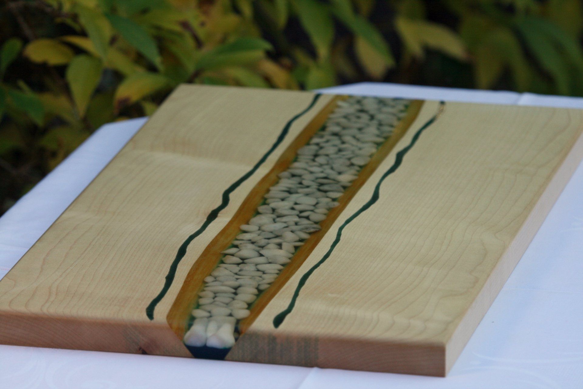 Servierbrett mit Epoxidharz
