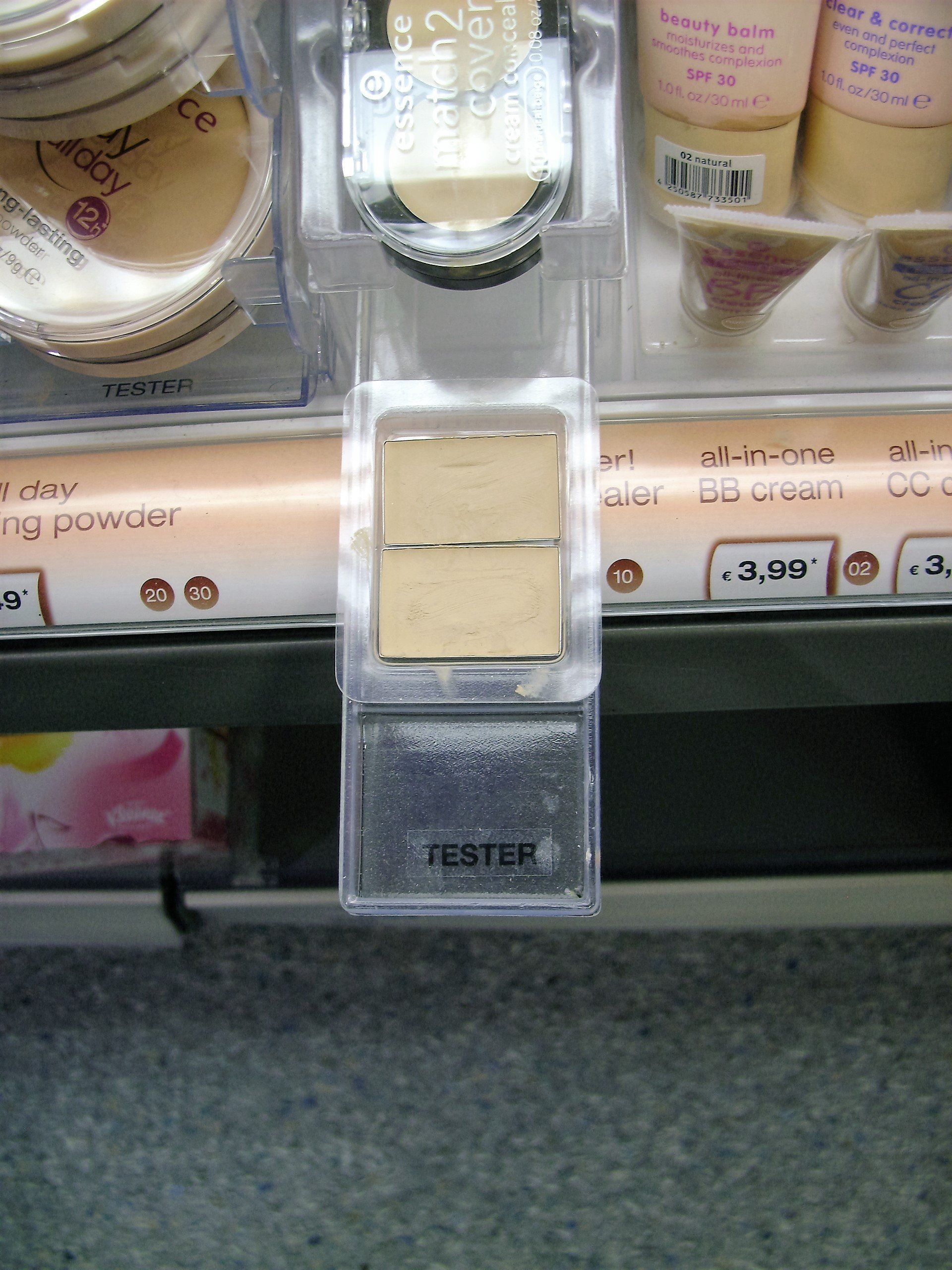 Testerschublade in Kosmetiktheke