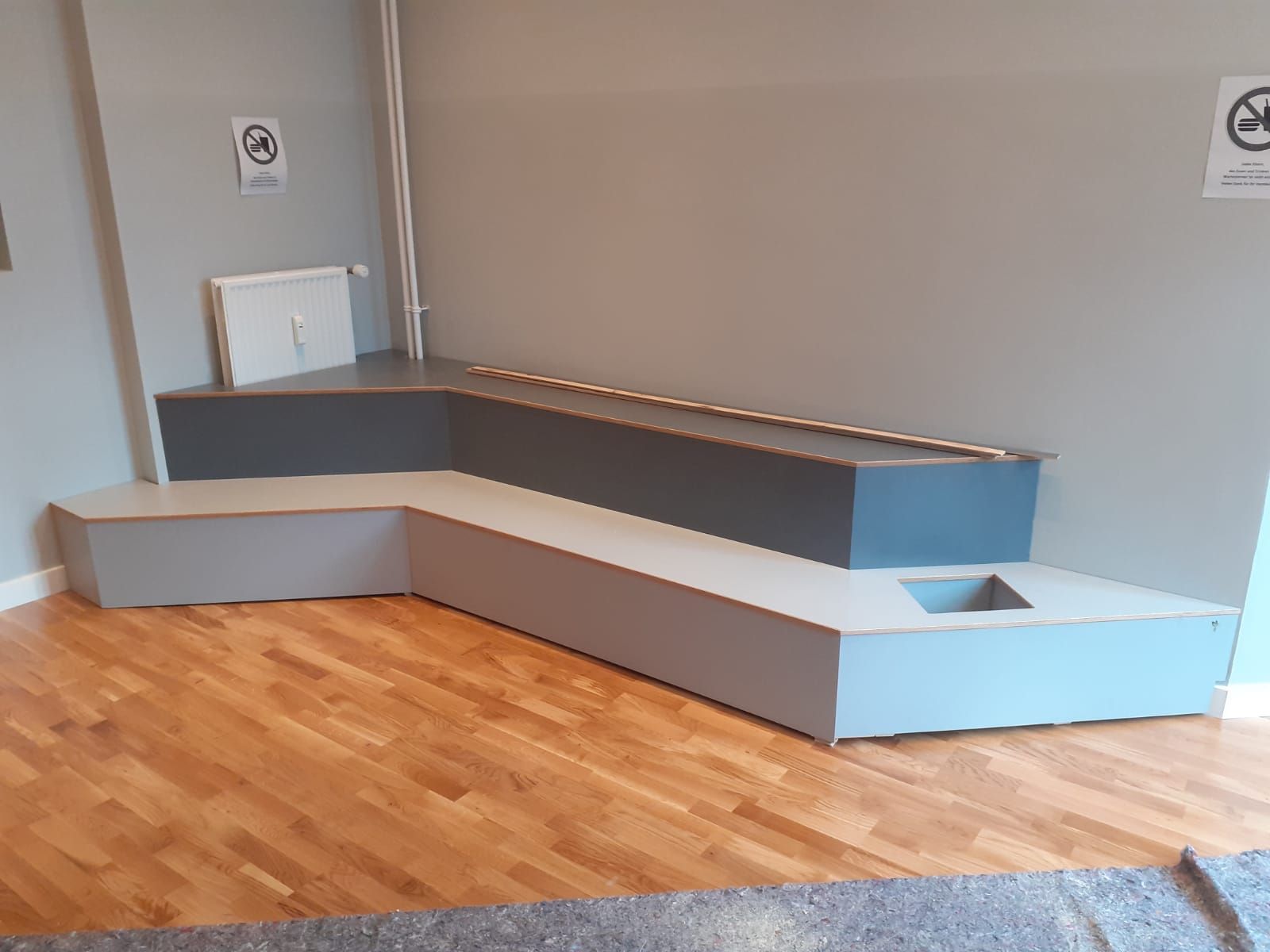 Wartebereich beim Kinderarzt