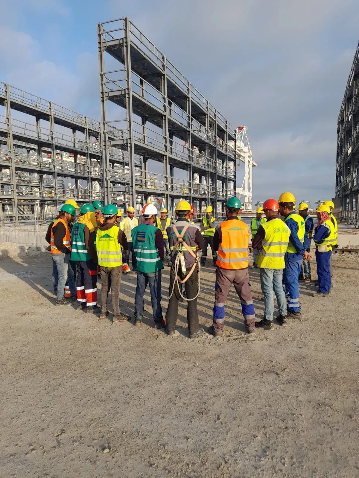 équipe terrain sur le projet reefer rack tanger med