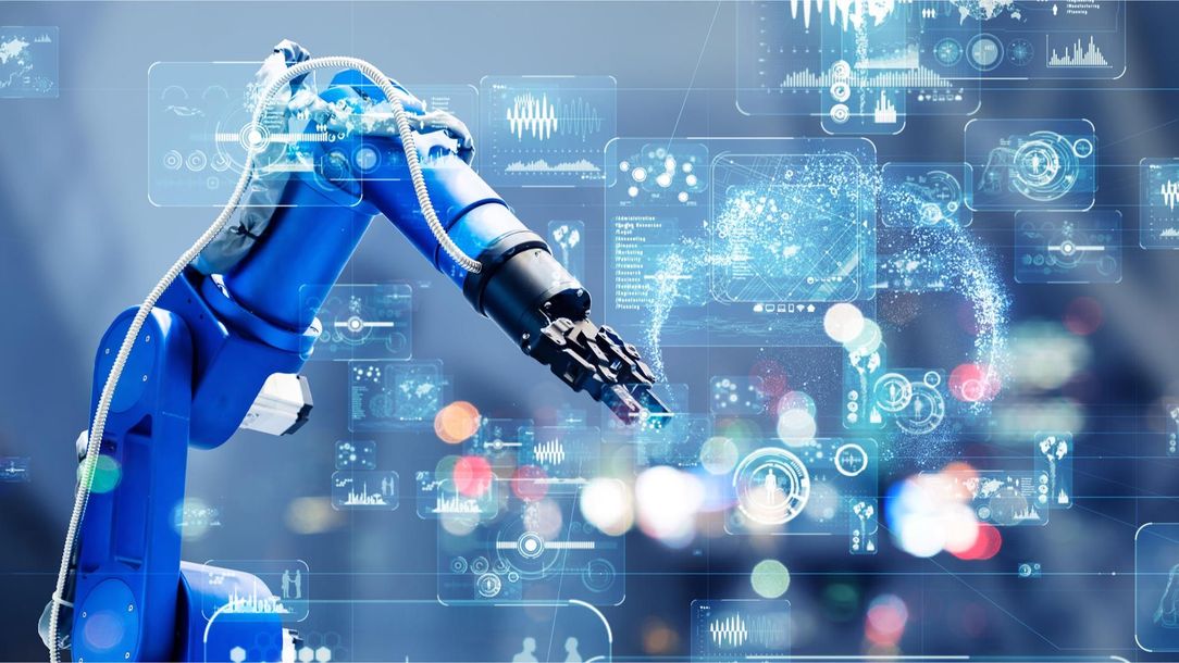 Braccio robotico blu con interfaccia grafica digitale, proteso in avanti in un ambiente tecnologico futuristico.