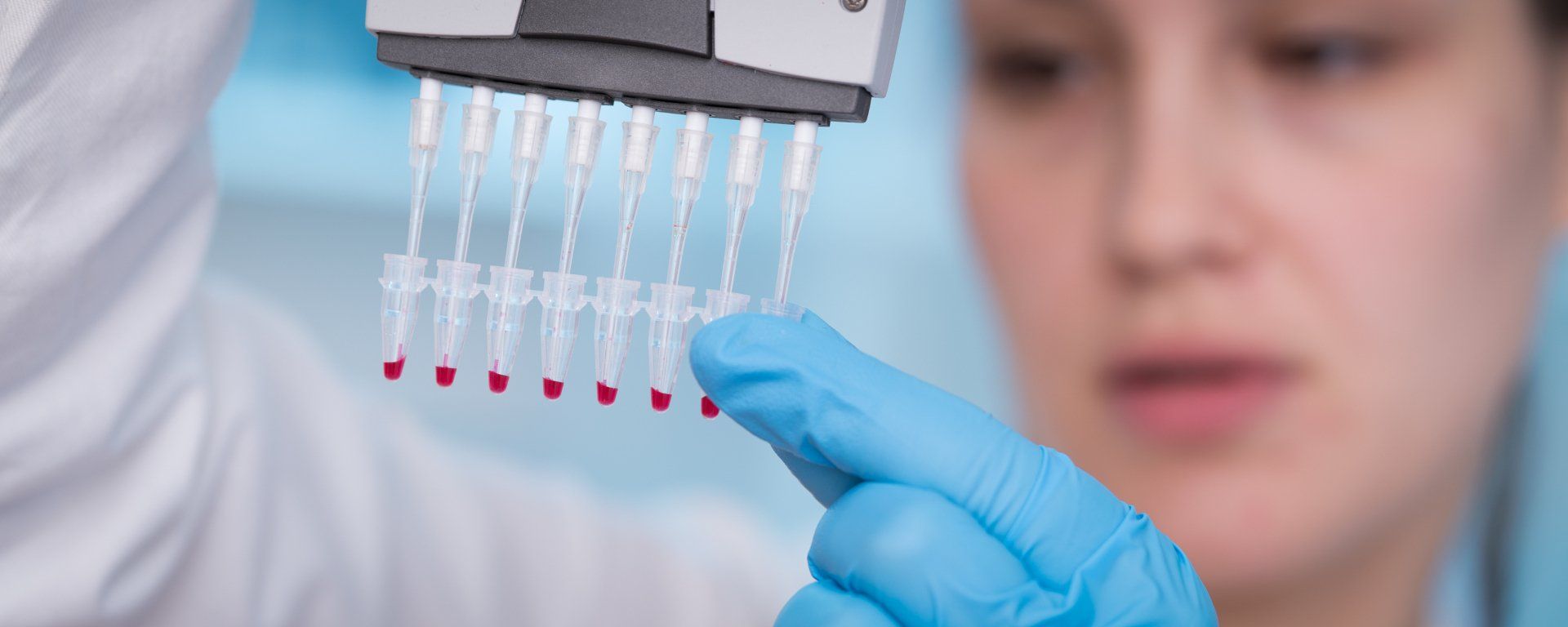 Woman genetic research laboratory