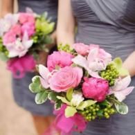 pink and green bridesmaids bouquets