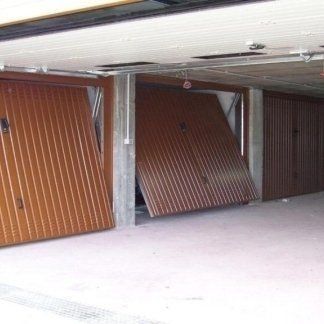 porte basculanti per garage condominiali